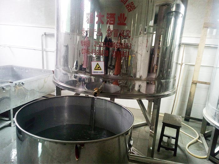 雅大全304食品級白酒蒸餾設(shè)備 雅大全304食品級白酒蒸餾設(shè)備