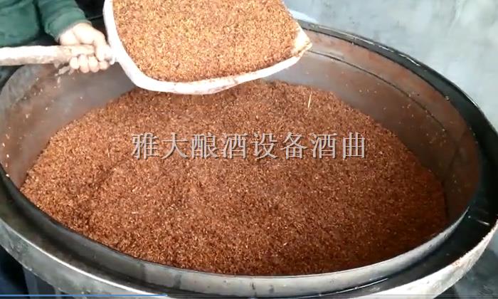 蒸酒設(shè)備,酒曲,白酒蒸酒設(shè)備,雅大蒸酒設(shè)備 4 蒸酒設(shè)備,酒曲,白酒蒸酒設(shè)備,雅大蒸酒設(shè)備 4